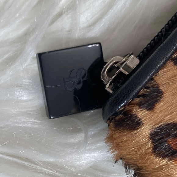 Cheetah Print Zippered Wallet - Picture 5 of 8